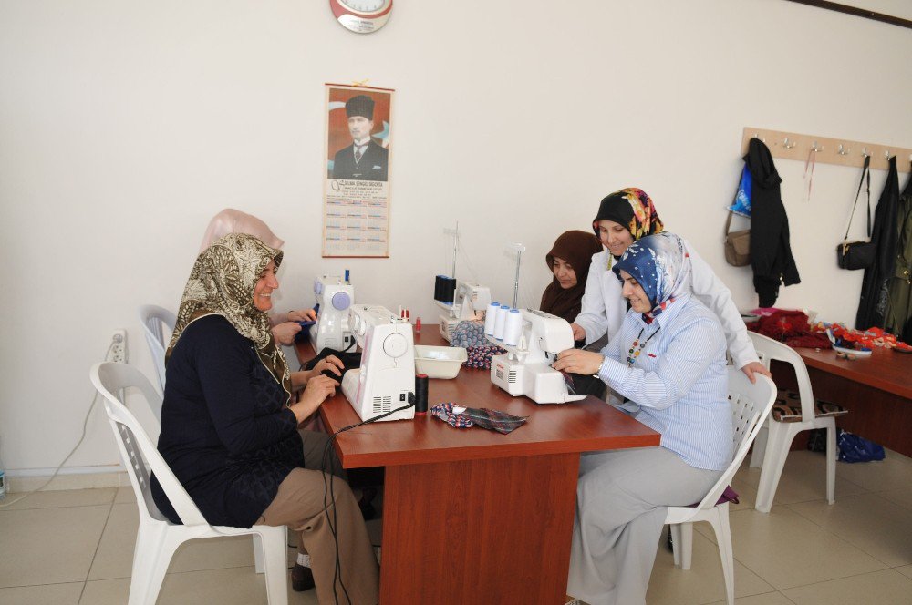 İzmek’te Yıl Sonu Sergileri Başlıyor