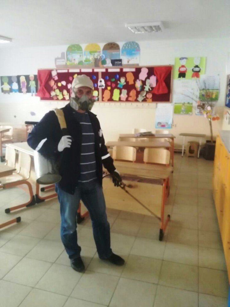 Okullar İlaçlanıyor