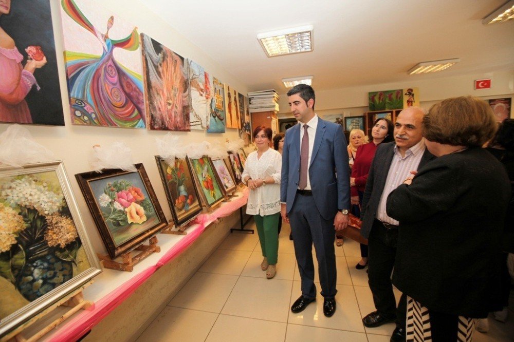 Kartal Halk Eğitim Merkezi Meslek Edindirme Kursları Yıl Sonu Resim Sergisi Açıldı