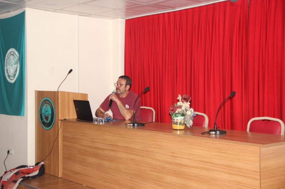 Burhaniye Uygulamalı Bilimler’de Seyahat Söyleşisi