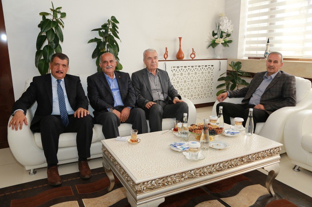 Malatya’nın Eski Valisi Kadıoğlu’ndan Ziyaret