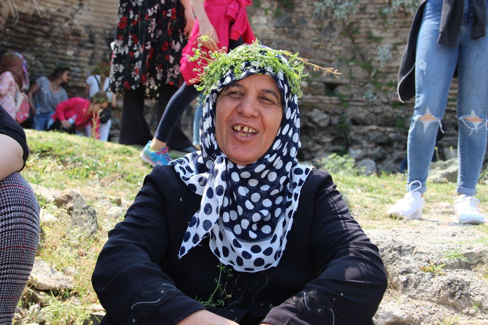 Hıdrellez Dileklerini Hacet Dede’ye İlettiler