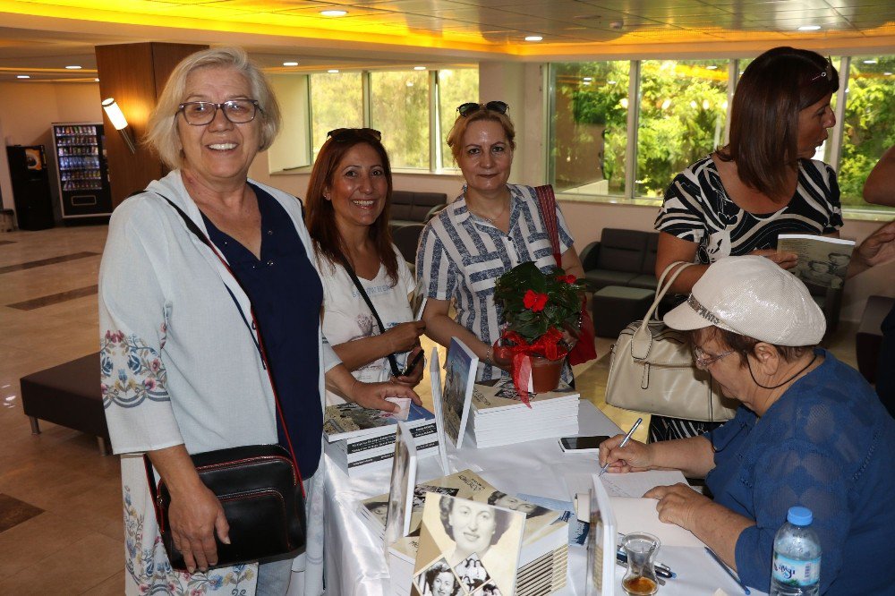 Bedriye Aksakal Okuyucularıyla Buluştu