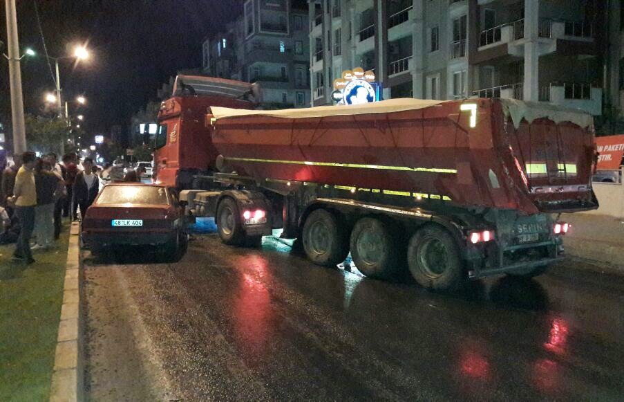 Milas’ta Otomobil İle Tır Çarpıştı; 2 Yaralı