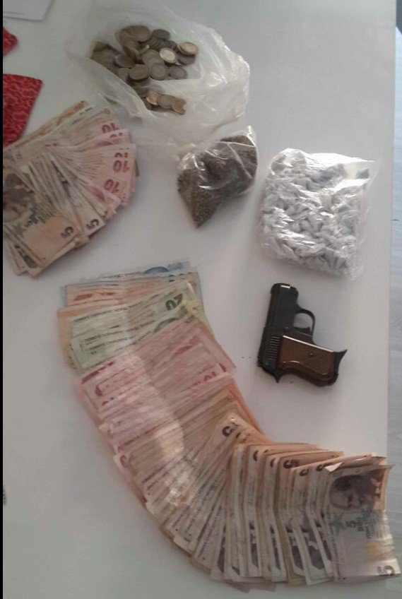 İzmir’de 20 Zehir Taciri Tutuklandı