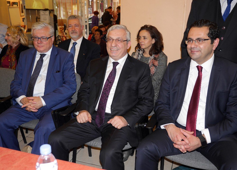 Paris’te Fransız Eserlerinde Osmanlı Etkisi Üzerine Konferans Düzenlendi