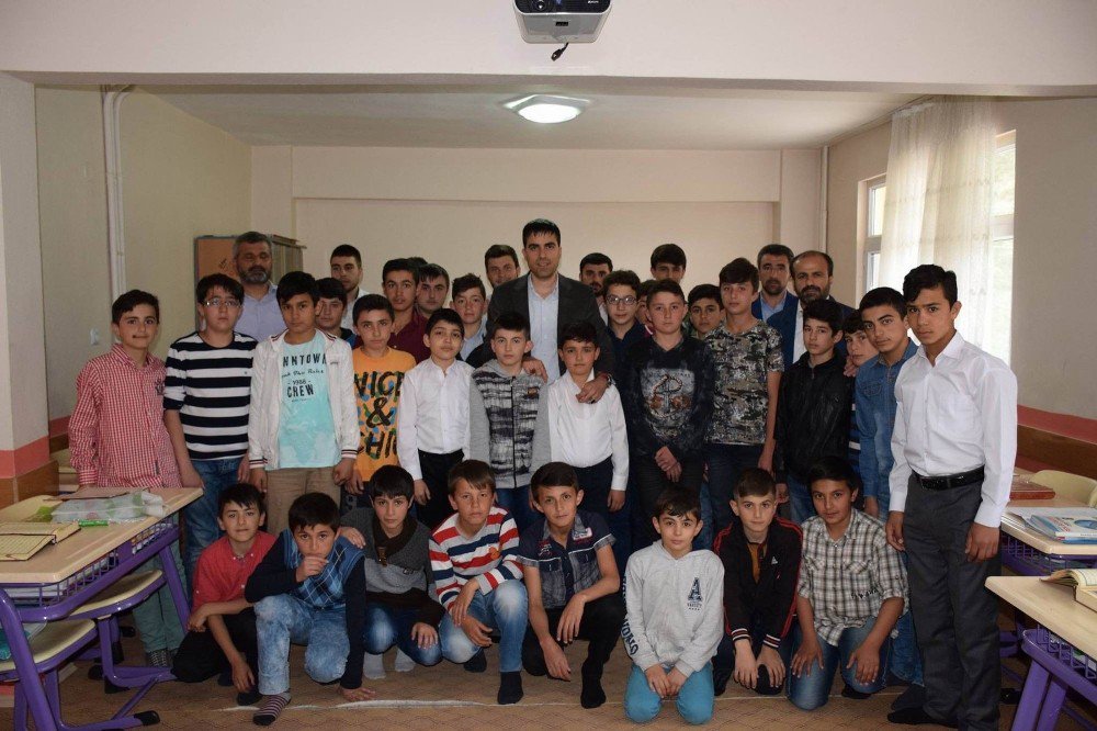 Kaymakam Erdem Kur’an Kursu Öğrencilerini Ziyaret Etti