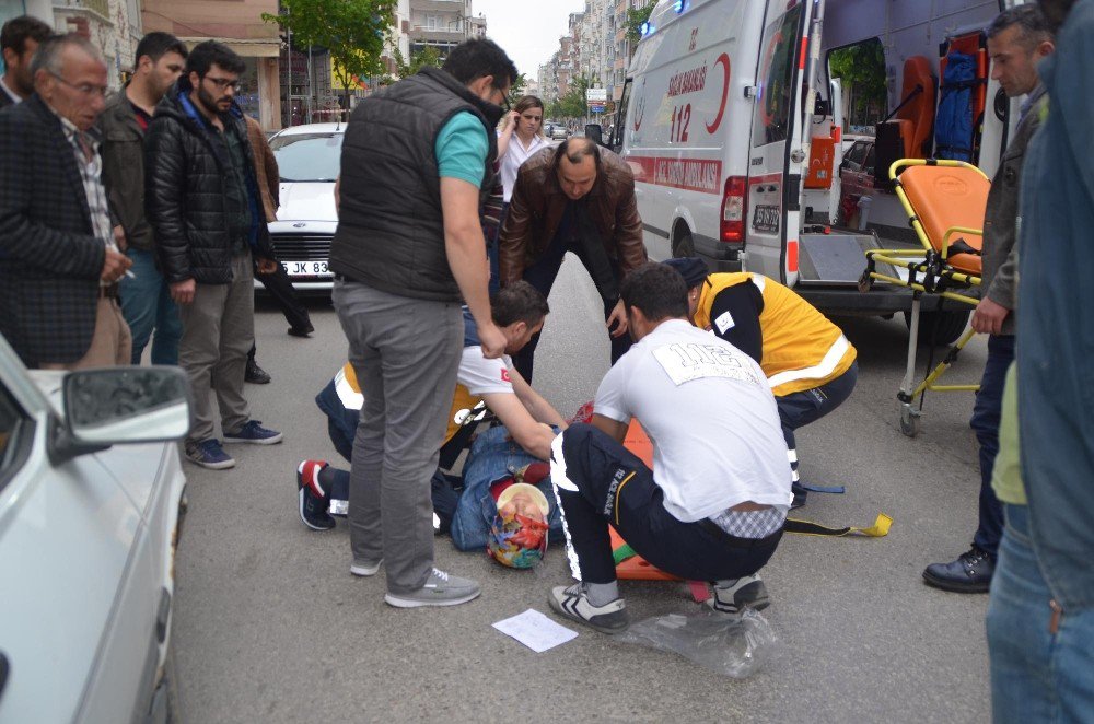 Otomobilin Çarptığı Karı-koca Yaralandı