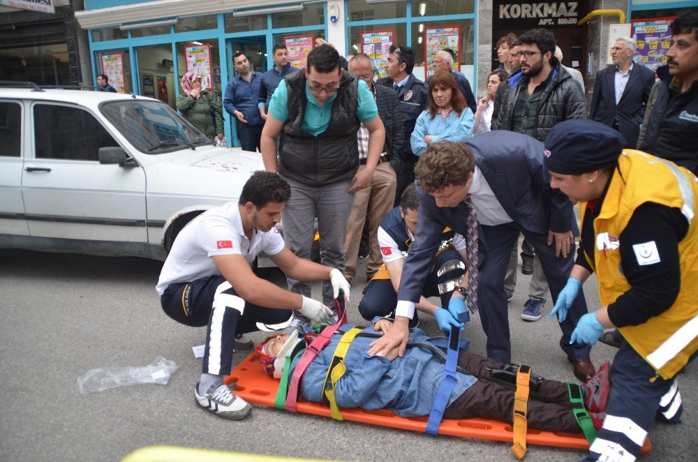 Otomobilin Çarptığı Karı-koca Yaralandı