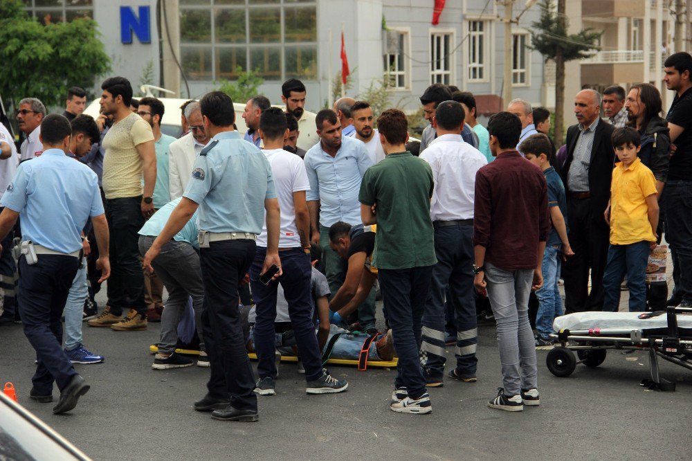 Otomobil Motosiklete Çarptı:2 Yaralı