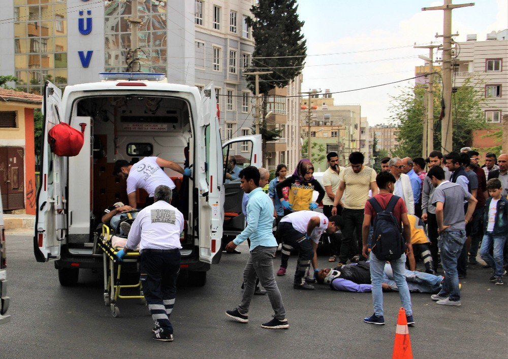 Otomobil Motosiklete Çarptı:2 Yaralı