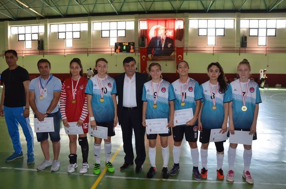 Futsal Lig’de Ankara Ve İzmir Finale Yükseldi