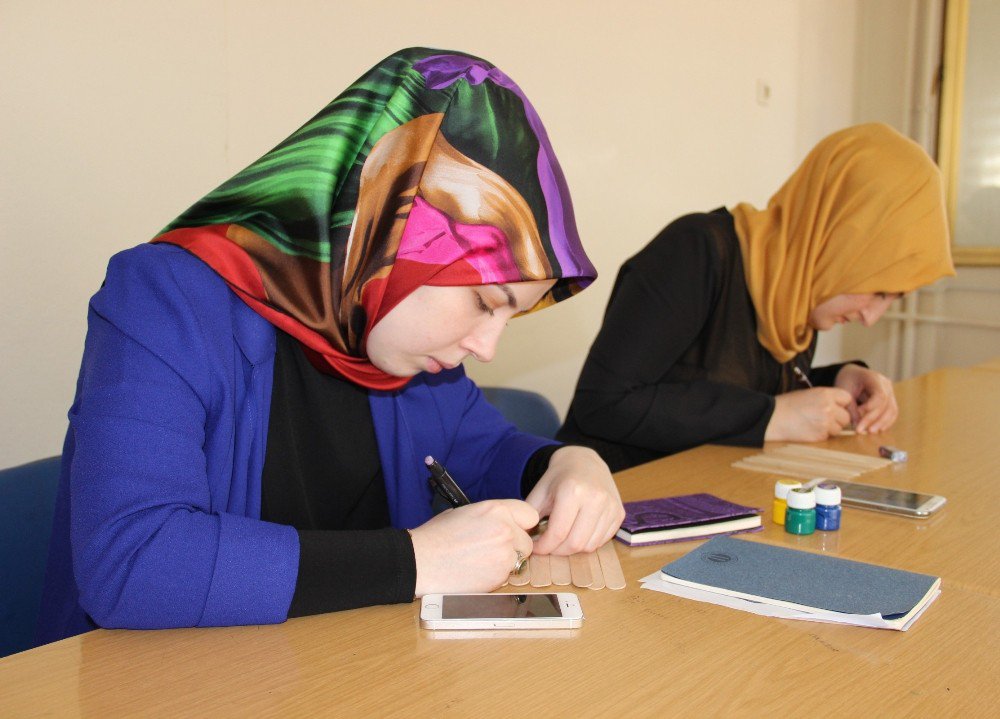 Kadınlar Meslek Kurslarıyla Hayatlarını Şekillendiriyor
