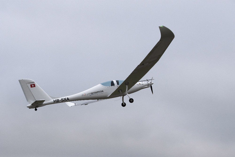 Güneş Enerjili İki Kişilik İlk Ticari Uçak Havalandı