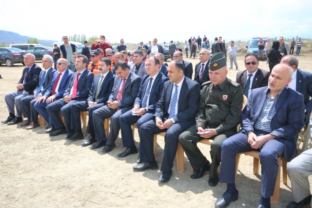 Beyşehir Gölü’ne 450 Bin Yavru Sazan Balığı Bırakıldı