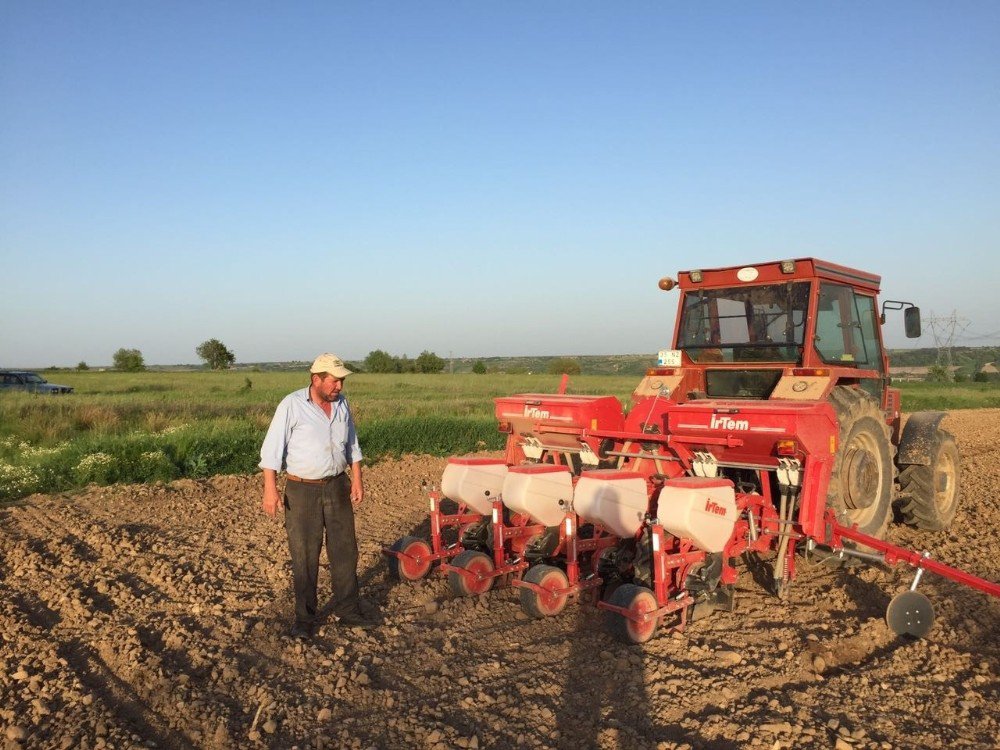Çiftçinin Mısır Ekimi Mesaisi Başladı