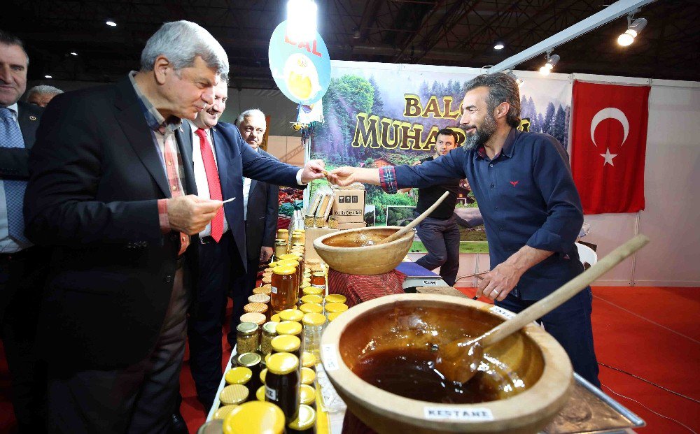 İbrahim Karaosmanoğlu, Rize Tanıtım Günlerine Katıldı