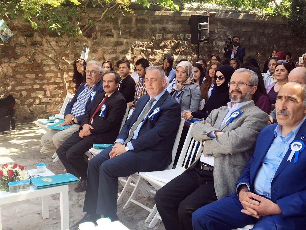 Yazar İskender Pala’dan Gençlere ’Beni Tarihe Gömün’ Öğüdü