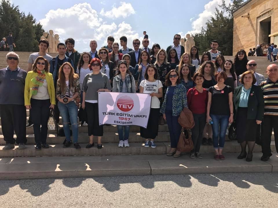 Tev’in Burslu Öğrencileri Anıtkabir’i Ziyaret Etti