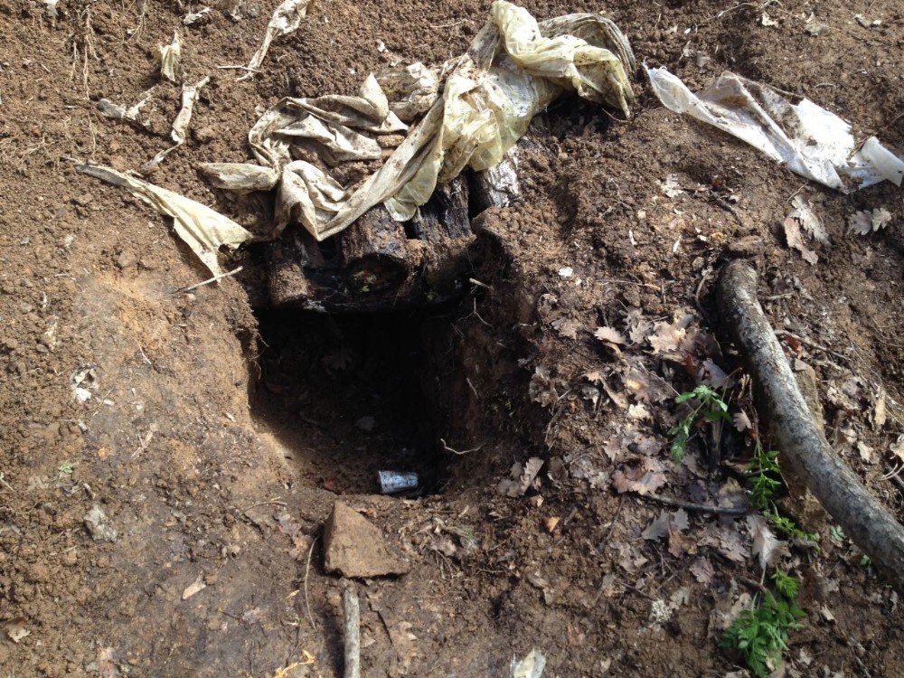 Pkk’nın İnine Girildi, Cephaneliği Ele Geçirildi