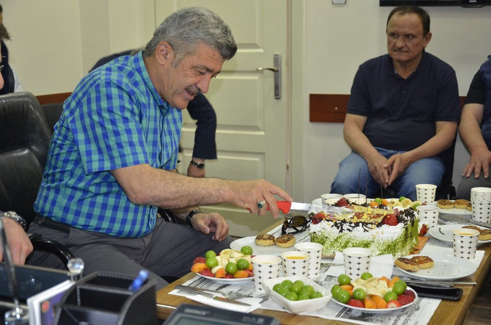 Başkan Muzaffer Yiğit’e Sürpriz Doğum Günü