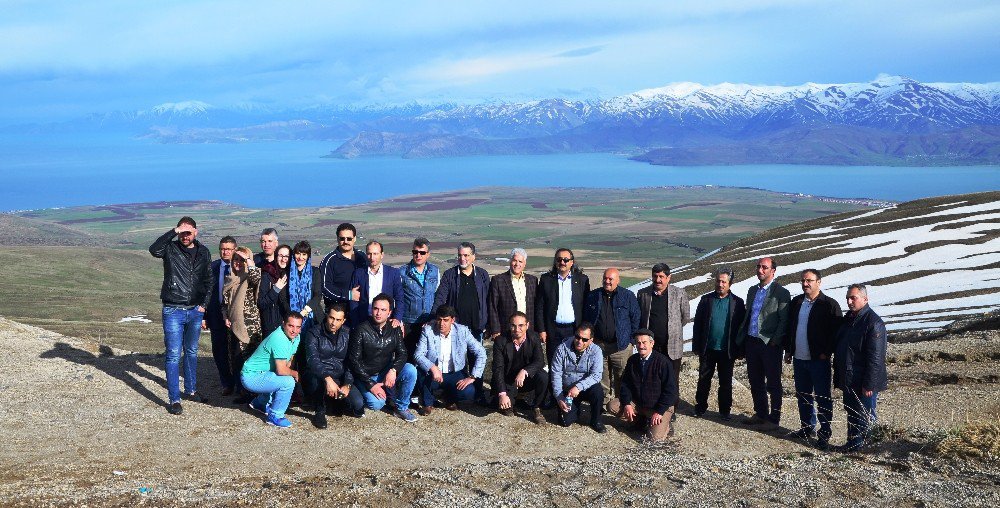 Nemrut Krater Gölü İlk Ziyaretçilerini Ağırladı