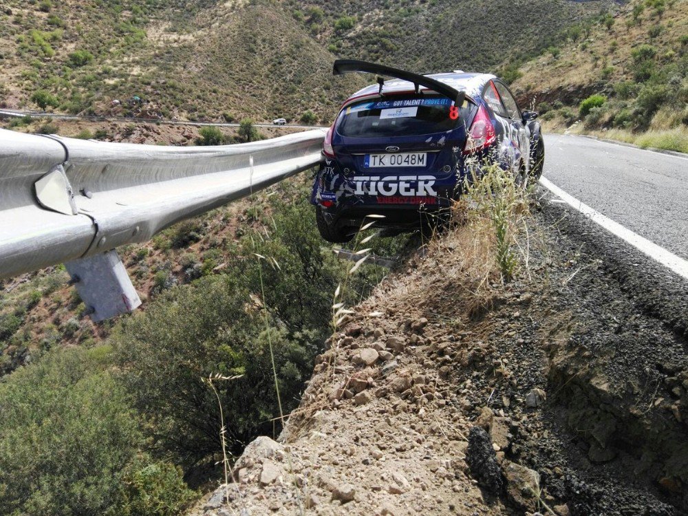 Ralli Otomobili Uçurma Yuvarlanmaktan Kıl Payı Kurtuldu