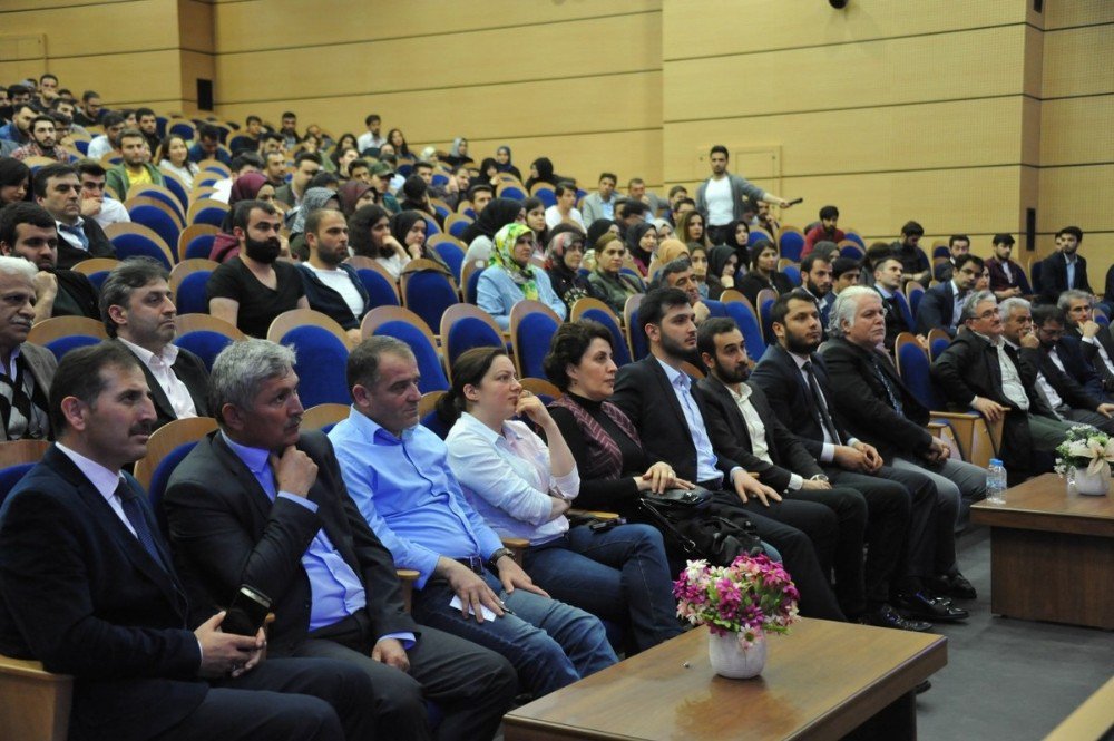 Gazeteci Fatih Tezcan Beü’de ‘Türkiye Neden Hedefte’ Başlıklı Konferans Verdi