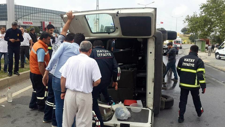 İskenderun’da Kontrolden Çıkan Araç Takla Attı: 5 Yaralı