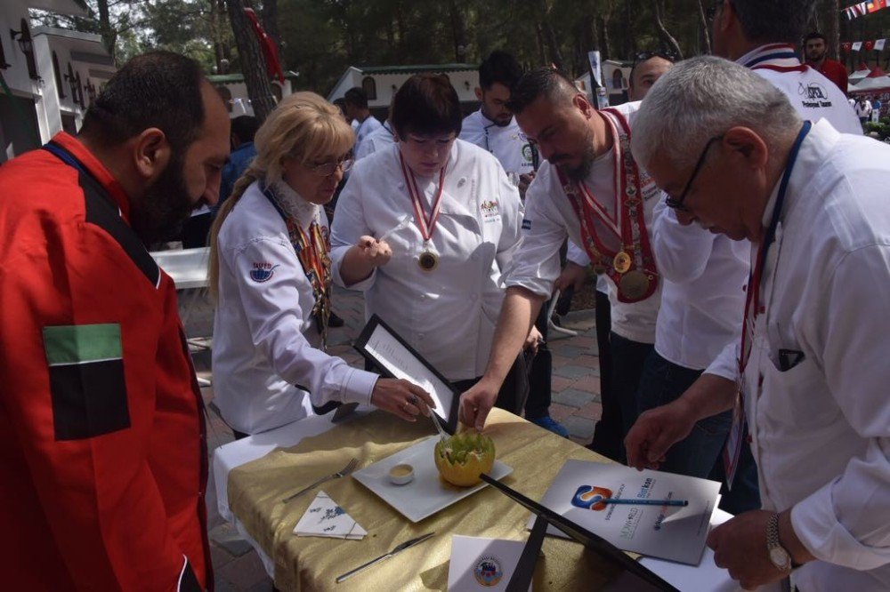 Uluslararası Yemek Festivali Kemalpaşa’da Başladı