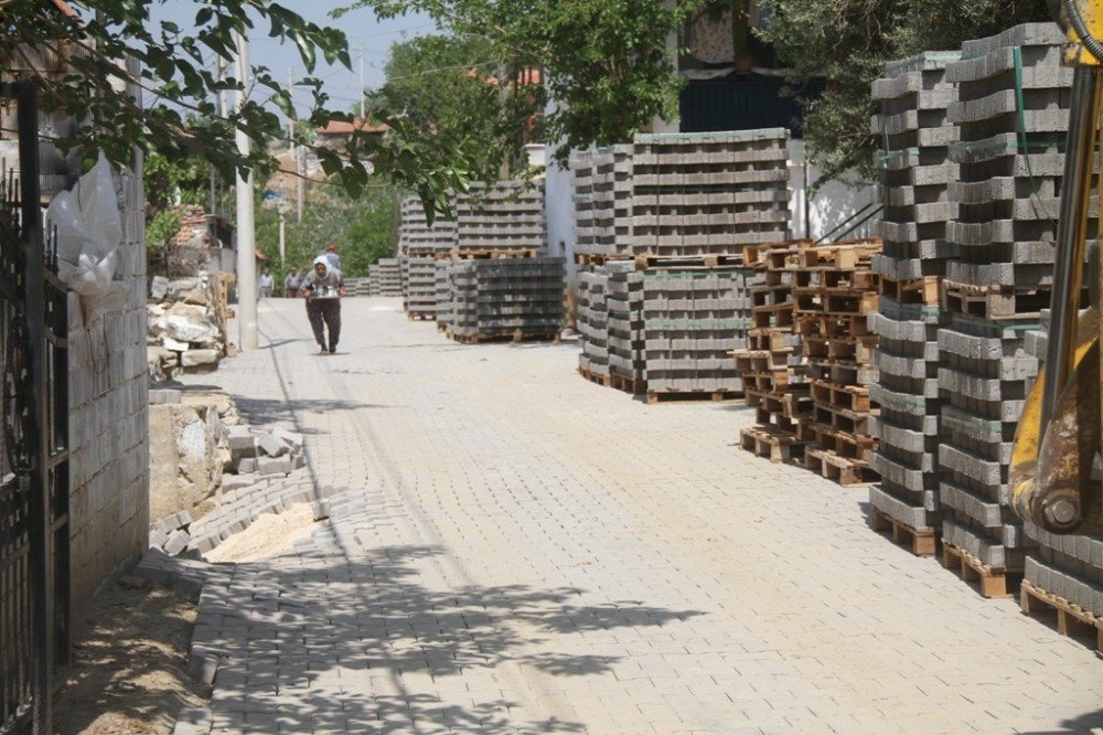 Çalışmayı Yerinde İncelerken Vatandaşın Sorunlarını Da Dinledi