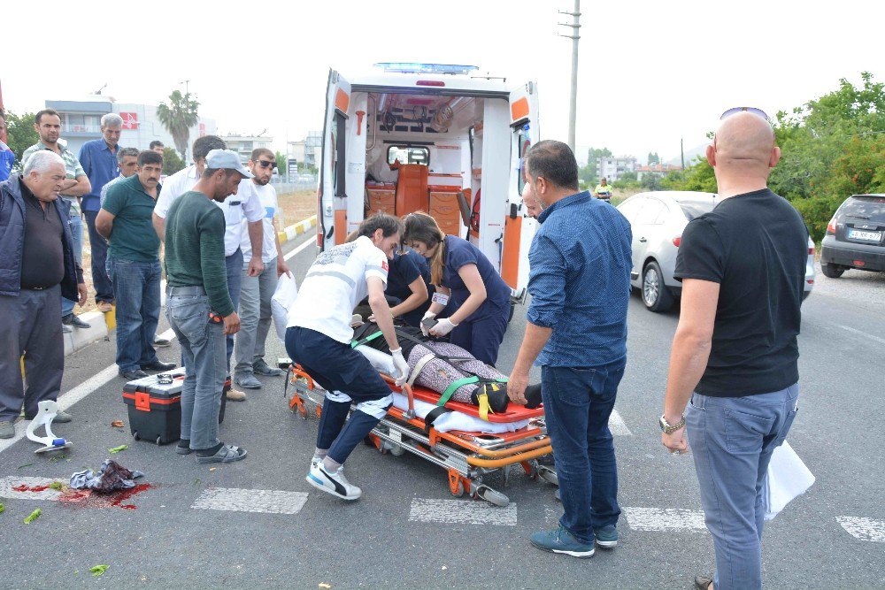 Ortaca’da Otomobil Elektrikli Bisiklete Çarptı; 2 Yaralı