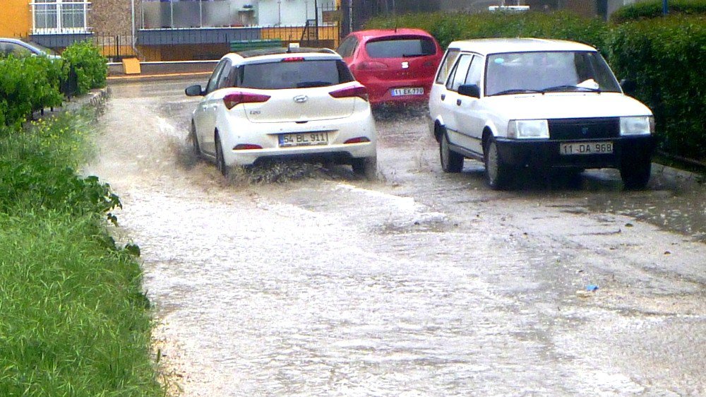 Bilecik’te Sağanak Yağmur Etkili Oldu