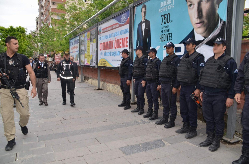 Siirt’te 14 Ekiple Okul Önünde Uygulama Yapıldı