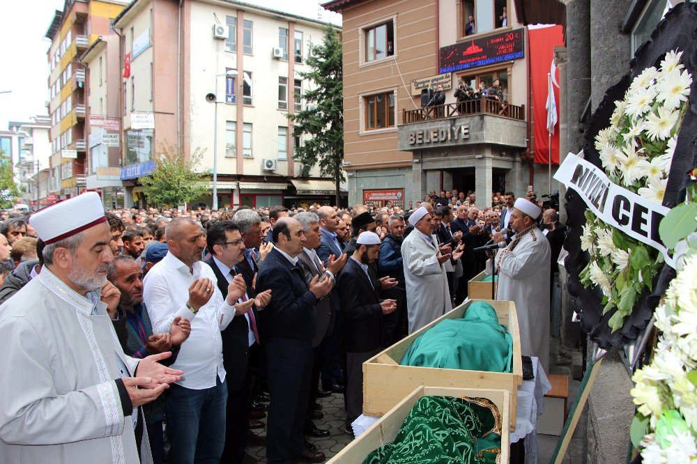 Yayla Yolunda Hayatını Kaybeden 4 Kişi Son Yolculuklarına Uğurlandı