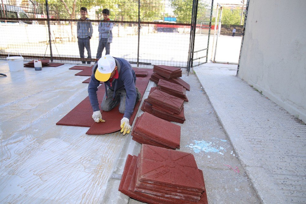 Ekipler Öğrencilerin Rahatı İçin İşbaşında