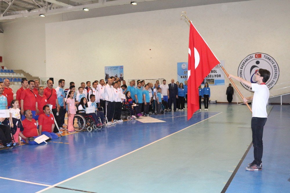 Oturarak Voleybol 2. Lig Final Müsabakaları Karaman’da Başladı.