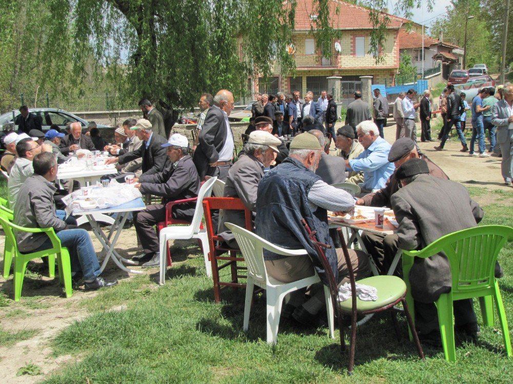 Yukarı Yoncaağaç Köyünde Hayır Yemeği