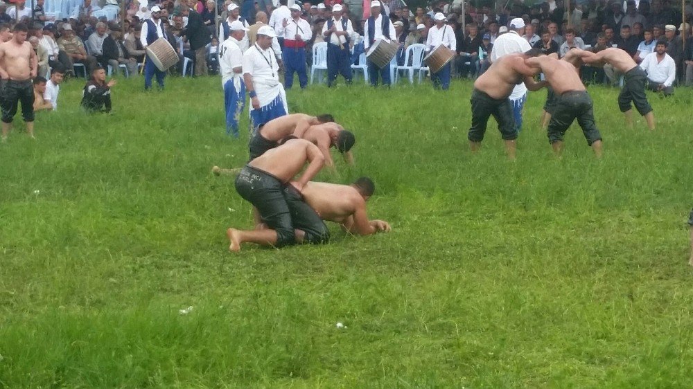 Halilağa Köyü 3. Yağlı Pehlivan Güreşleri Yapıldı