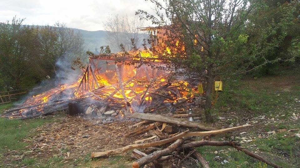 Evinde Çıkan Yangında Alevlerin Arasında Kalan Yaşlı Adam Öldü