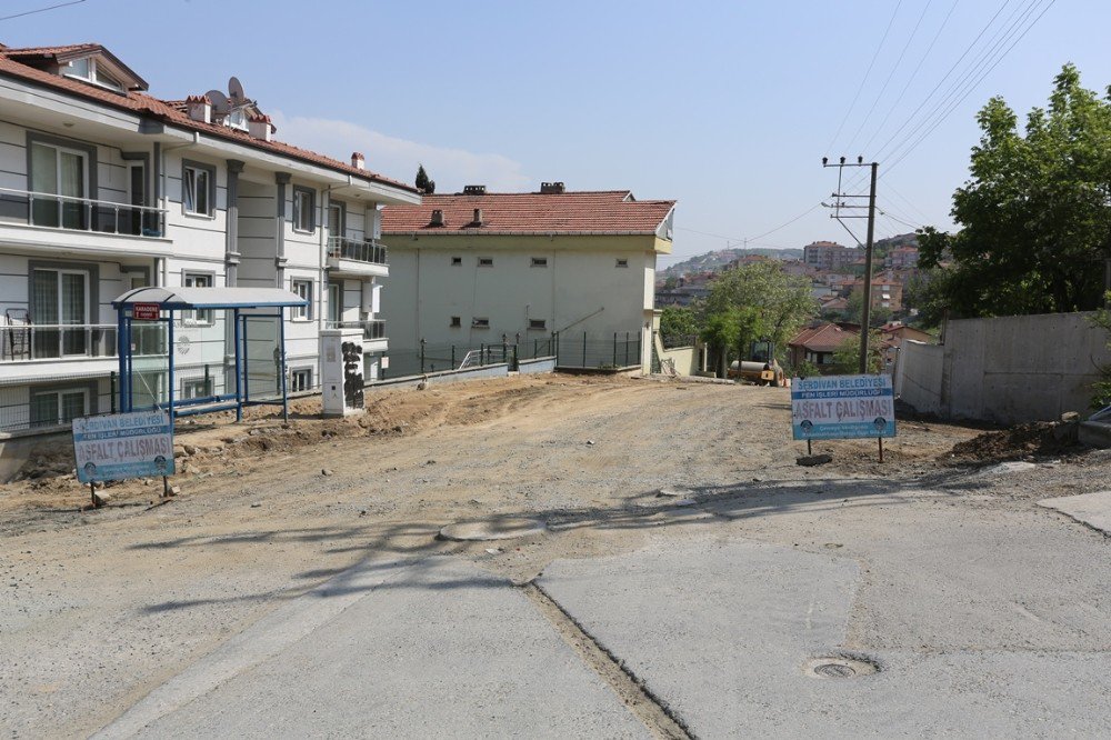 Karadere Caddesindeki Yol Yapım Çalışmalarında Sona Gelindi