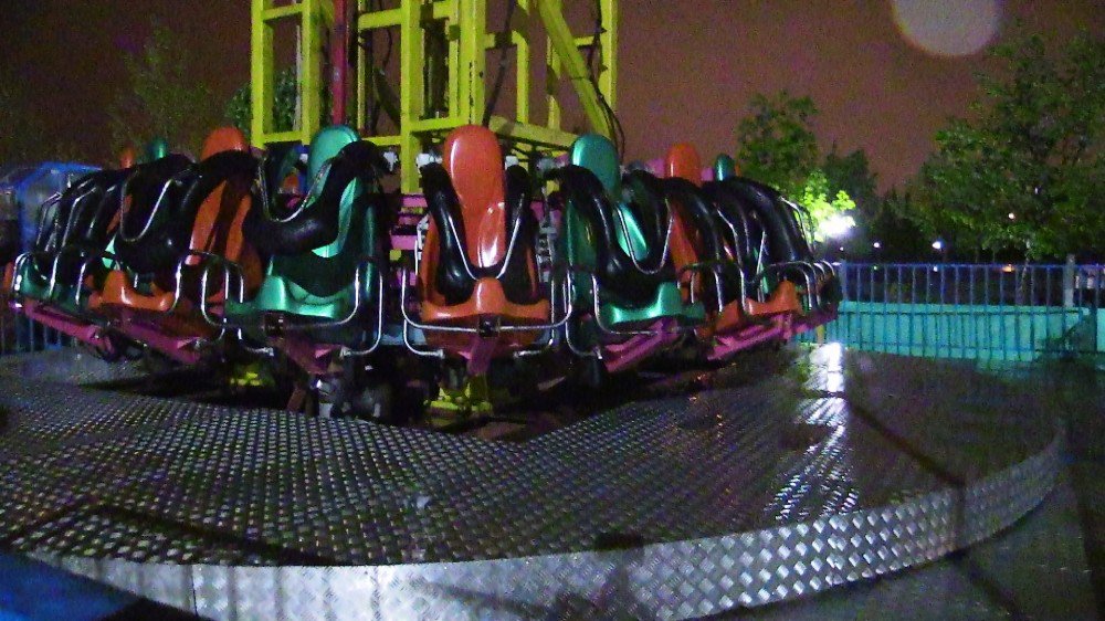 Lunaparkta Asansör Yere Çakıldı: 10 Yaralı