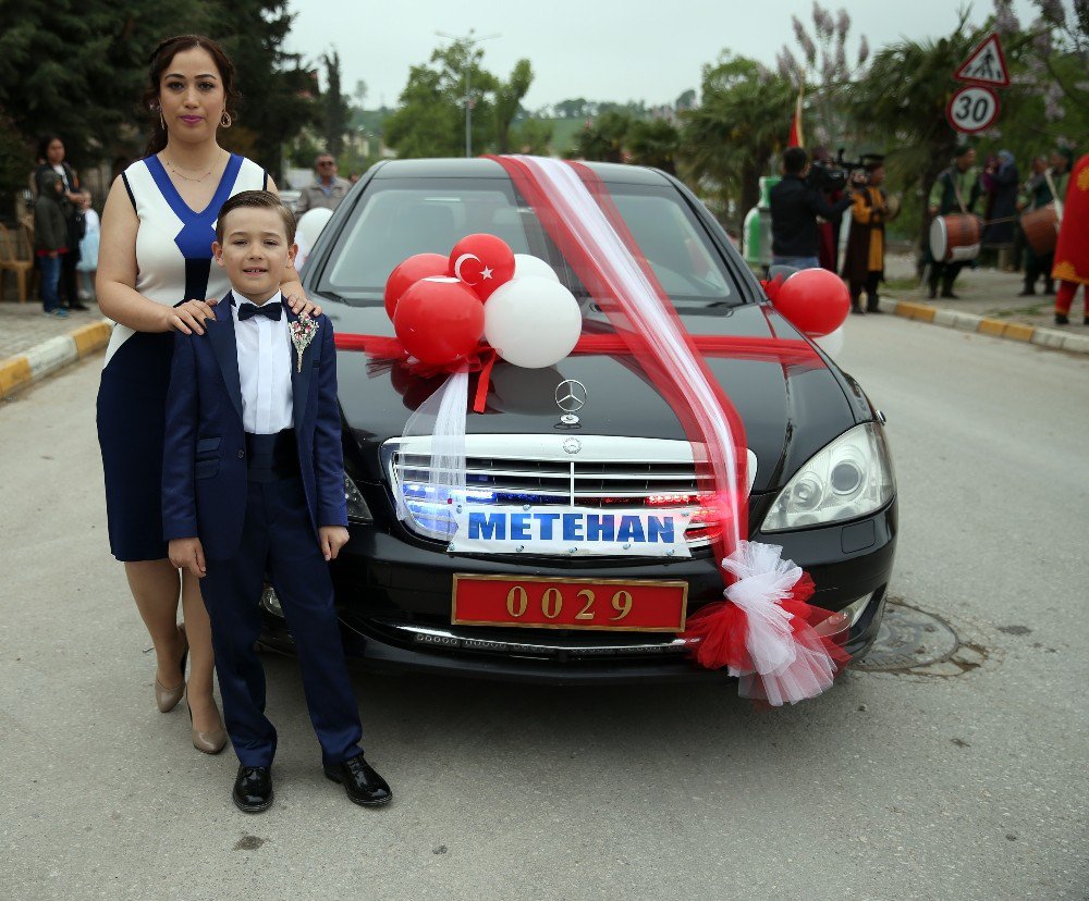 Fikri Işık’ın Makam Aracı, Şehit Oğlunun Sünneti İçin Süslendi