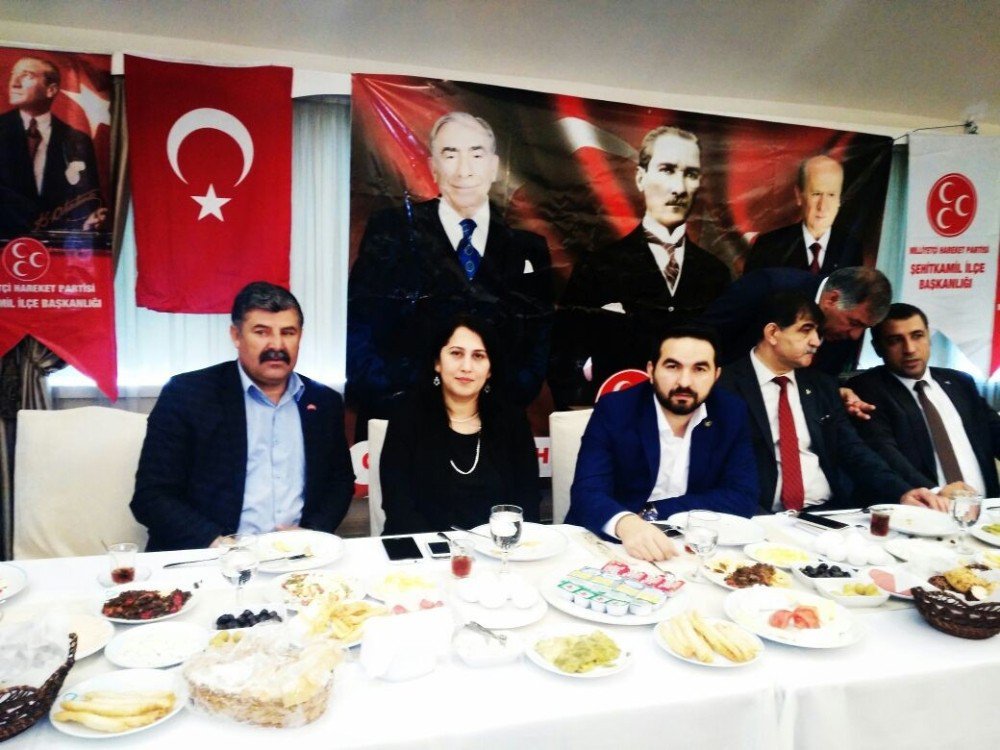 Taşdoğan Mhp’li Delegelerle Biraraya Geldi