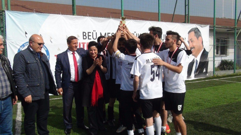 Bahar Şenliğindeki Futbol Turnuvasında Şampiyon Belli Oldu