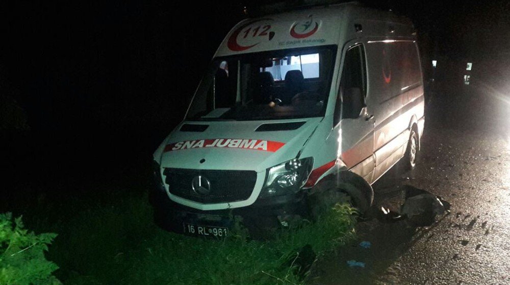 Yaralı Taşırken Ambulansla Çarpıştı