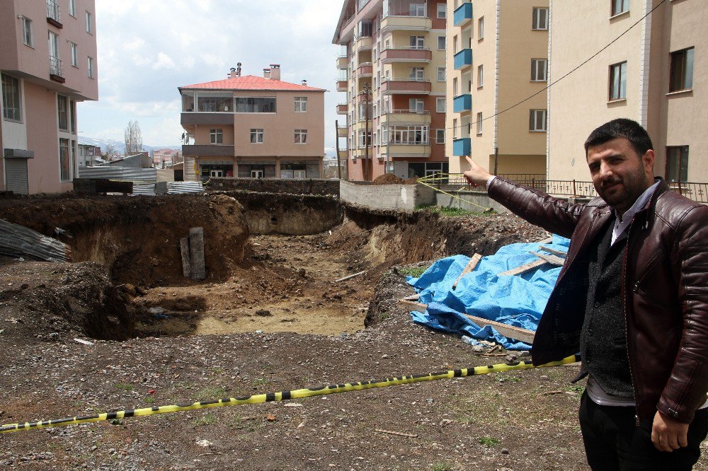 Polis, Rus Generale Ait Olduğu İleri Sürülen Cesedin Başında Sürekli Nöbet Tutuyor