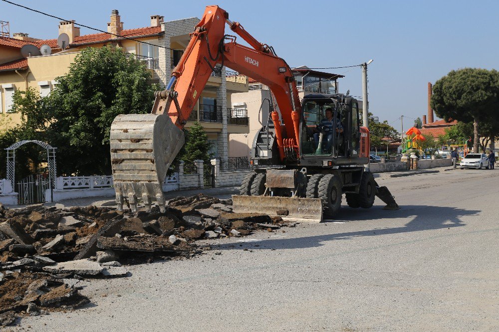 İskele Mahallesi Ana Caddelerinde Yol Yapım Çalışması Başladı