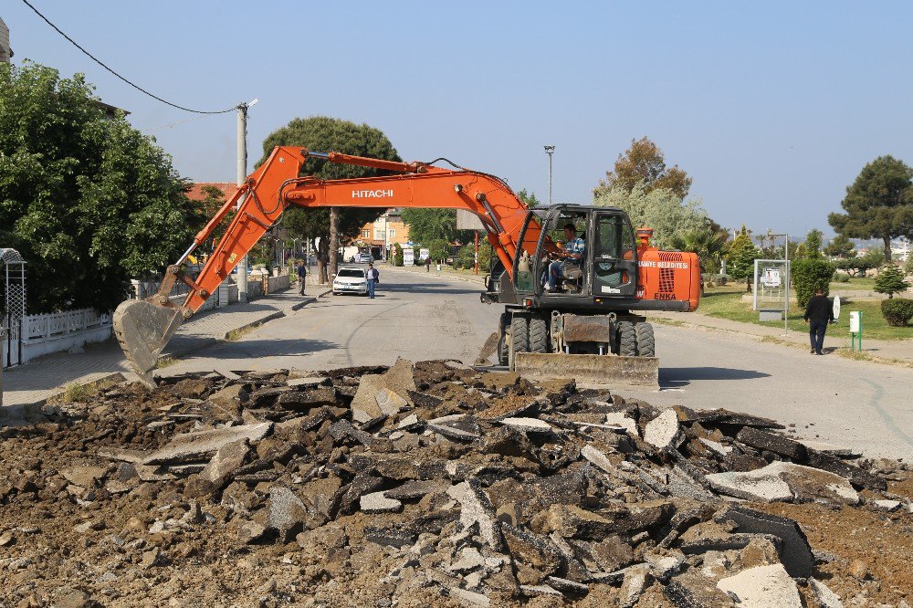 İskele Mahallesi Ana Caddelerinde Yol Yapım Çalışması Başladı