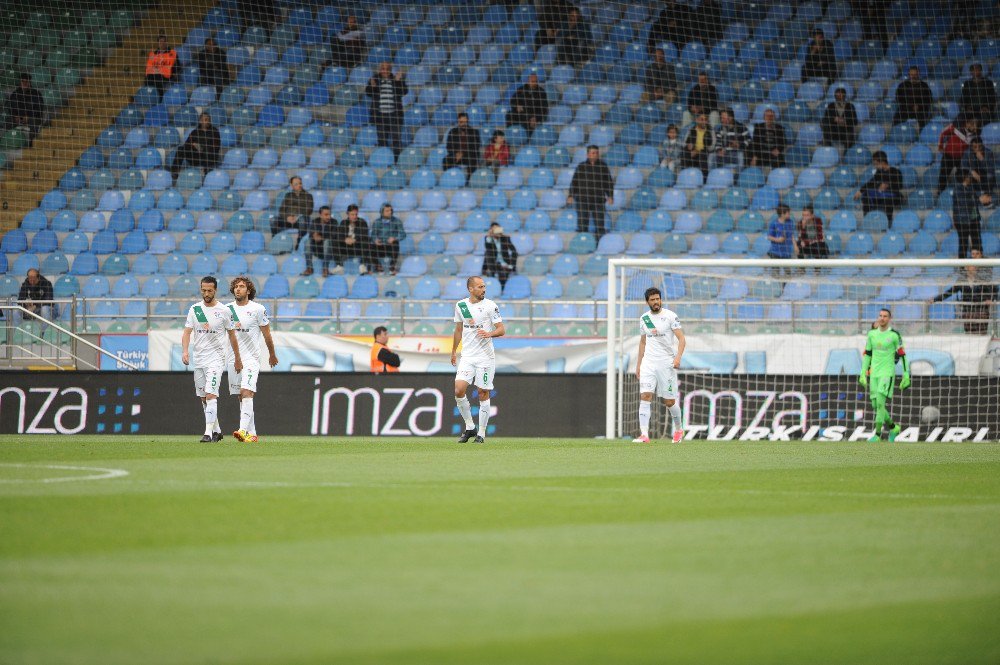 Bursaspor’da Ağır Yenilgilerin Faturası Futbolculara Kesiliyor